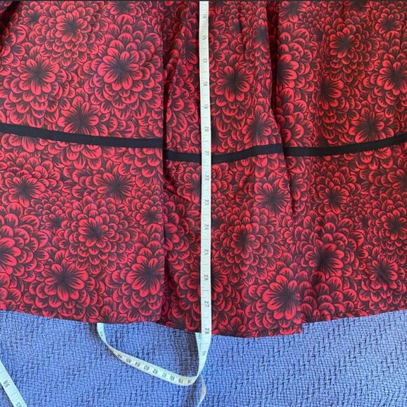 NWT Red and Black Floral A-Line Skirt 1X Plus Size with Pockets Chic Star - Picture 8 of 8